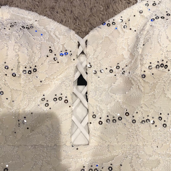 CREAM MINI DRESS - Picture 5 of 8